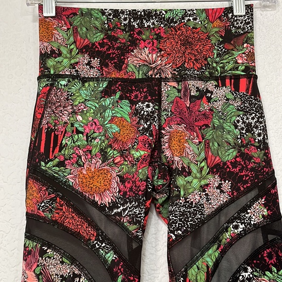 Lululemon Athletica Wunder Under Floral Leggings - Picture 6 of 16